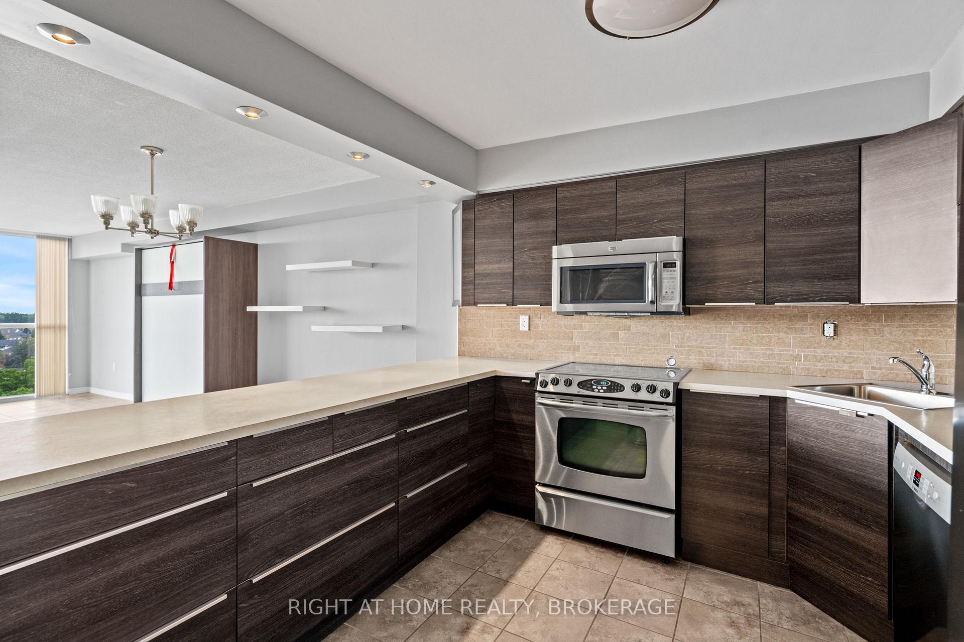 Photo 9 of Unit 801, 162 Martindale Road, St. Catharines, Grapeview — HOMEH