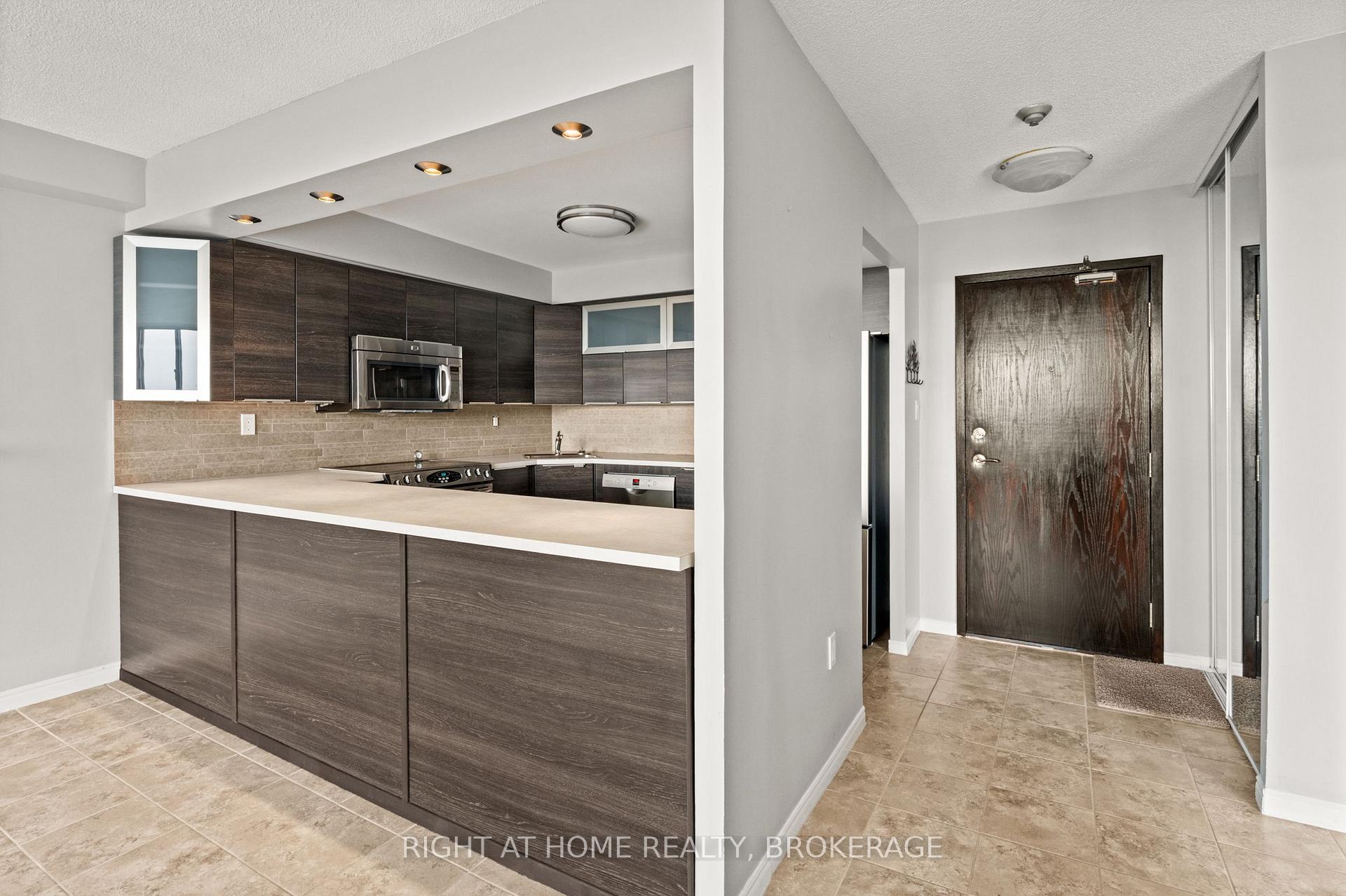 Photo 13 of Unit 801, 162 Martindale Road, St. Catharines, Grapeview — HOMEH