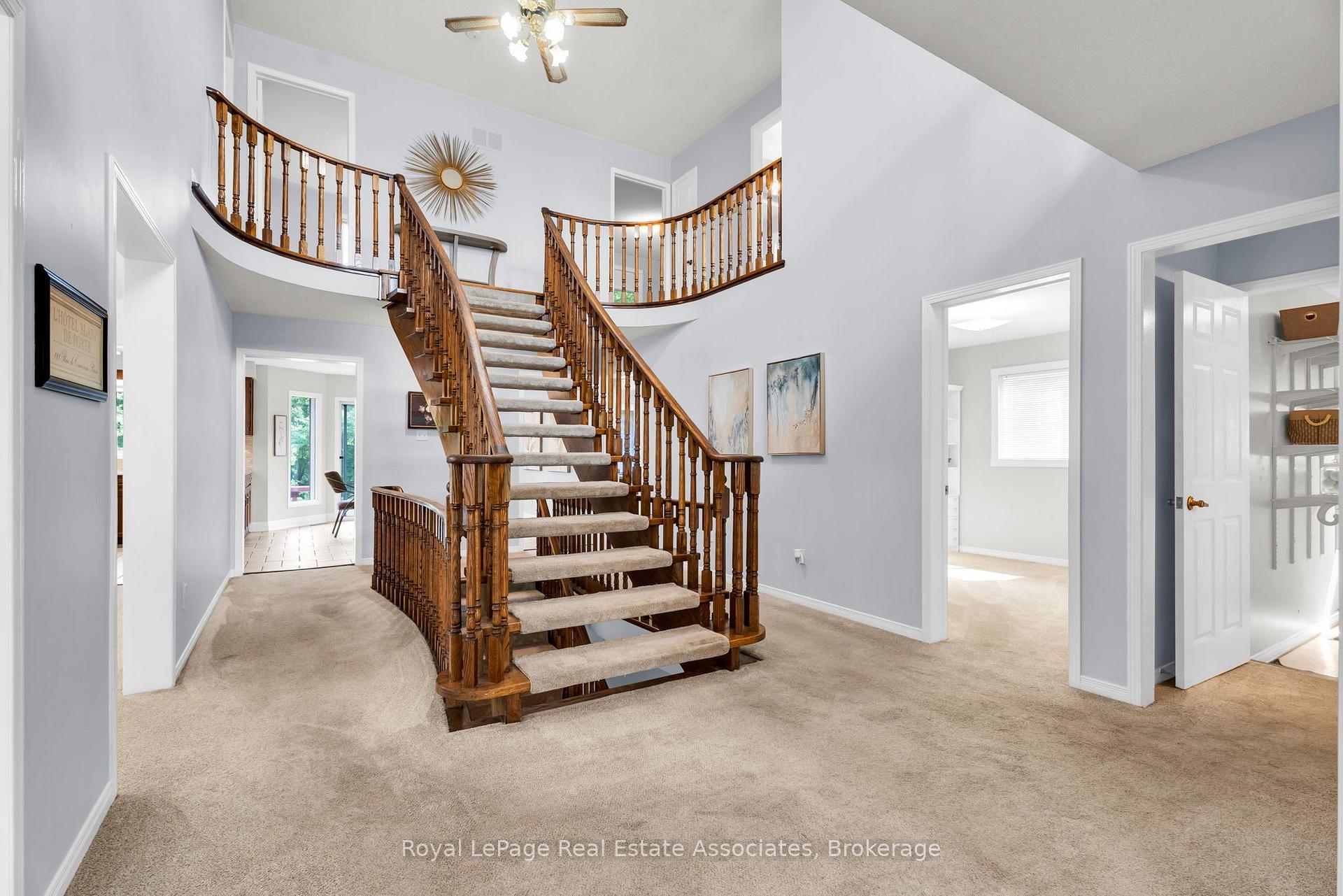 Photo 4 of 82 Turtlecreek Boulevard, Brampton, Fletcher's Creek South — HOMEH