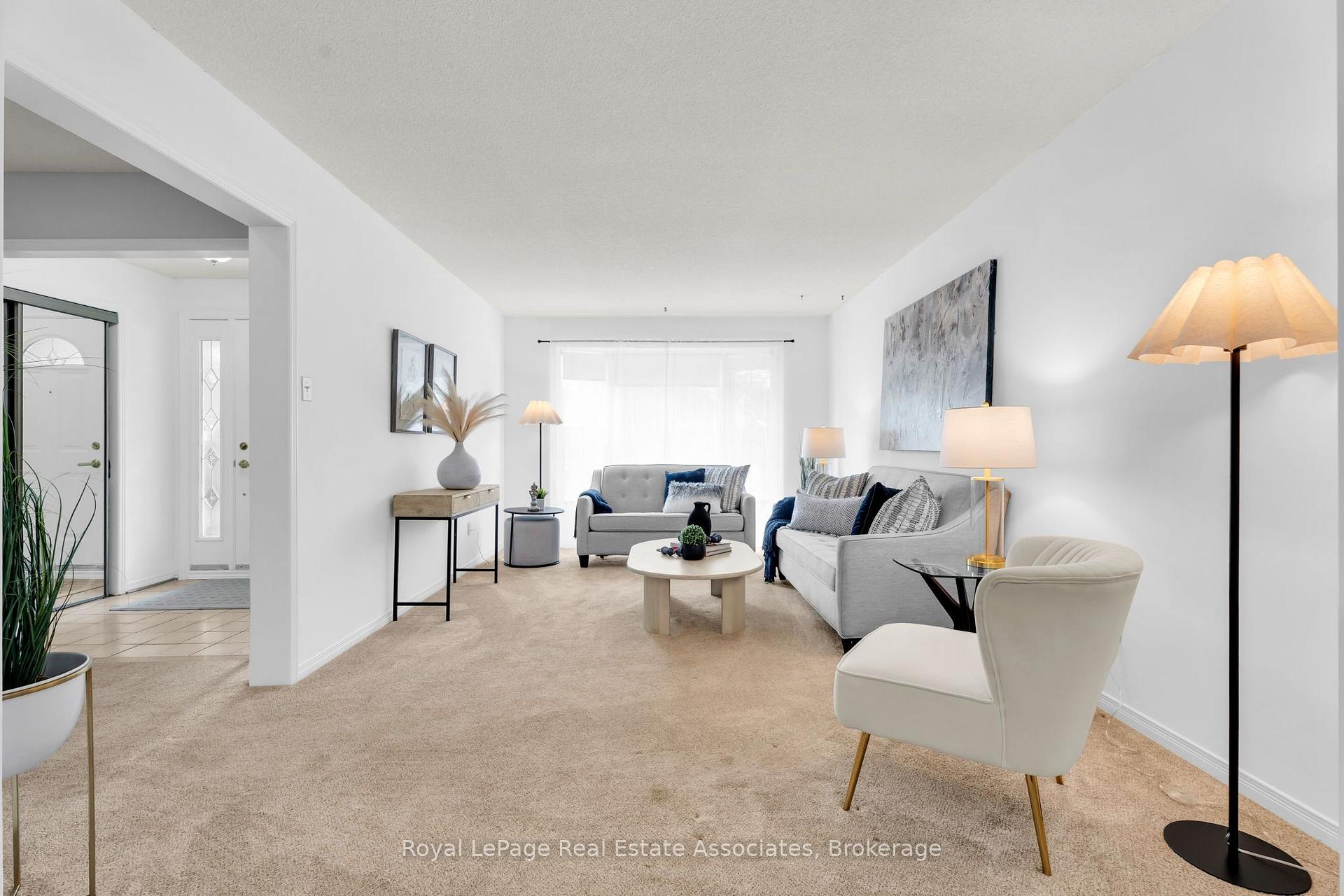 Photo 6 of 82 Turtlecreek Boulevard, Brampton, Fletcher's Creek South — HOMEH