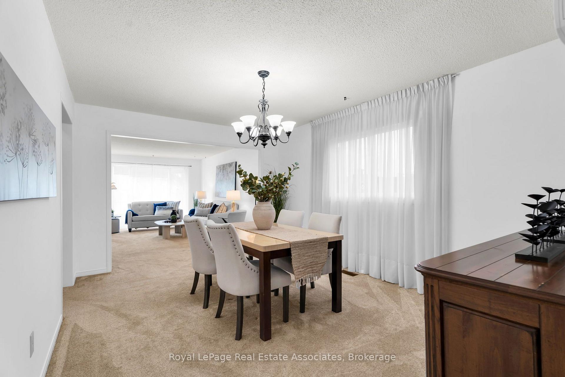 Photo 9 of 82 Turtlecreek Boulevard, Brampton, Fletcher's Creek South — HOMEH