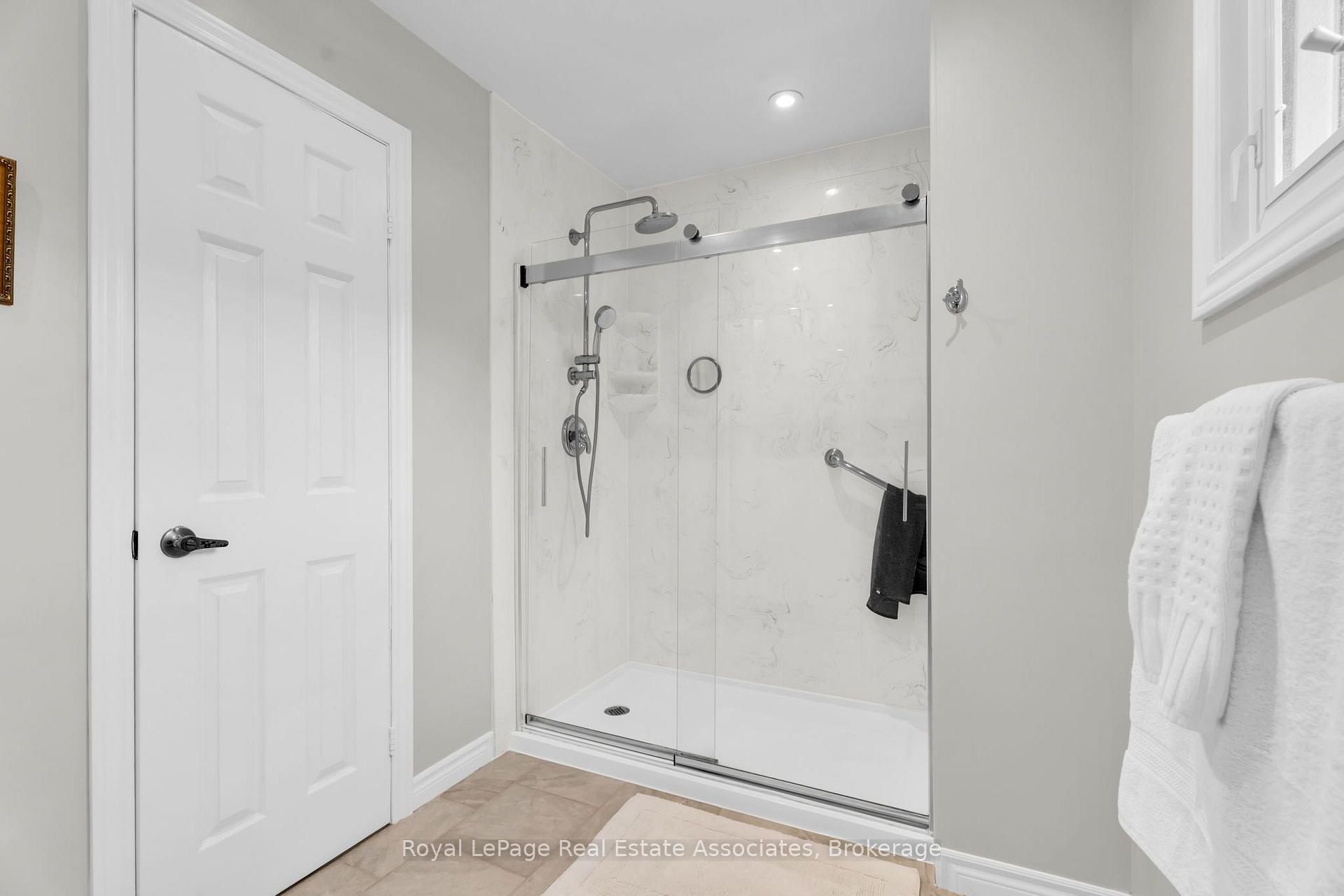 Photo 25 of 82 Turtlecreek Boulevard, Brampton, Fletcher's Creek South — HOMEH