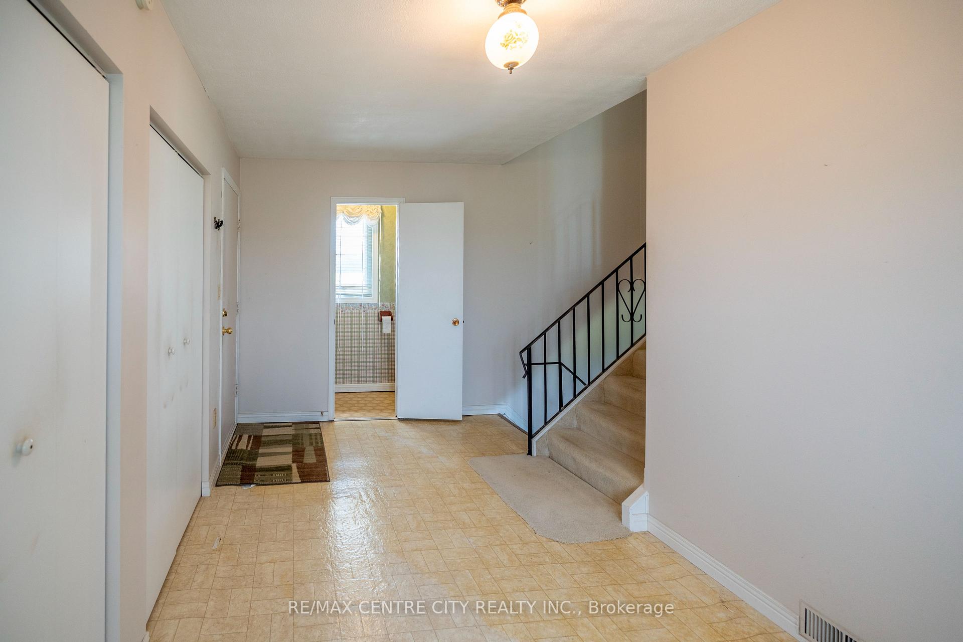 Photo 8 of 4943 Falconbridge Drive, Southwest Middlesex, Rural Southwest Middlesex — HOMEH