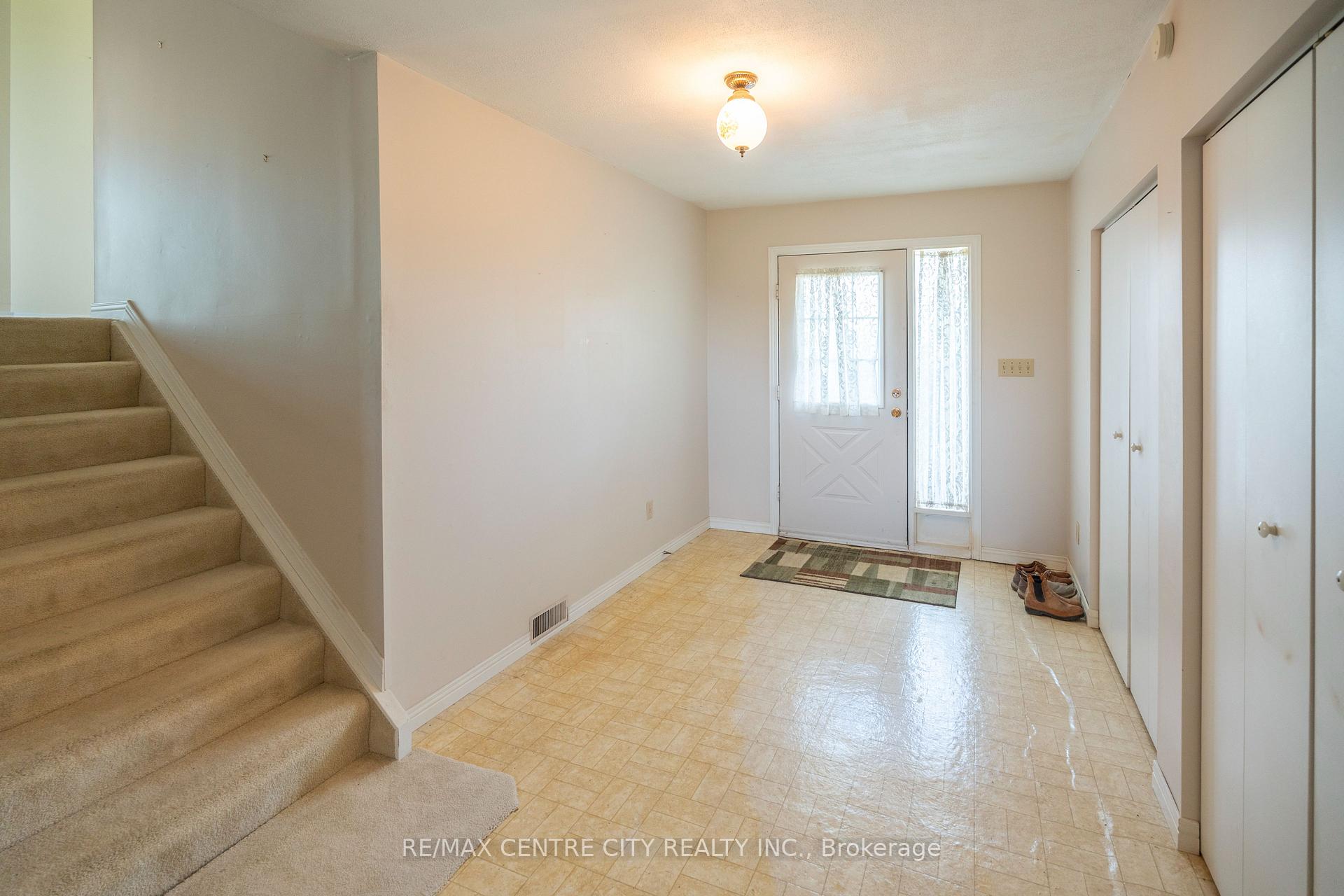Photo 9 of 4943 Falconbridge Drive, Southwest Middlesex, Rural Southwest Middlesex — HOMEH