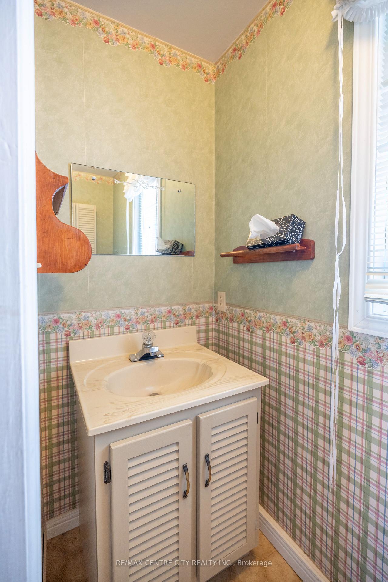 Photo 11 of 4943 Falconbridge Drive, Southwest Middlesex, Rural Southwest Middlesex — HOMEH