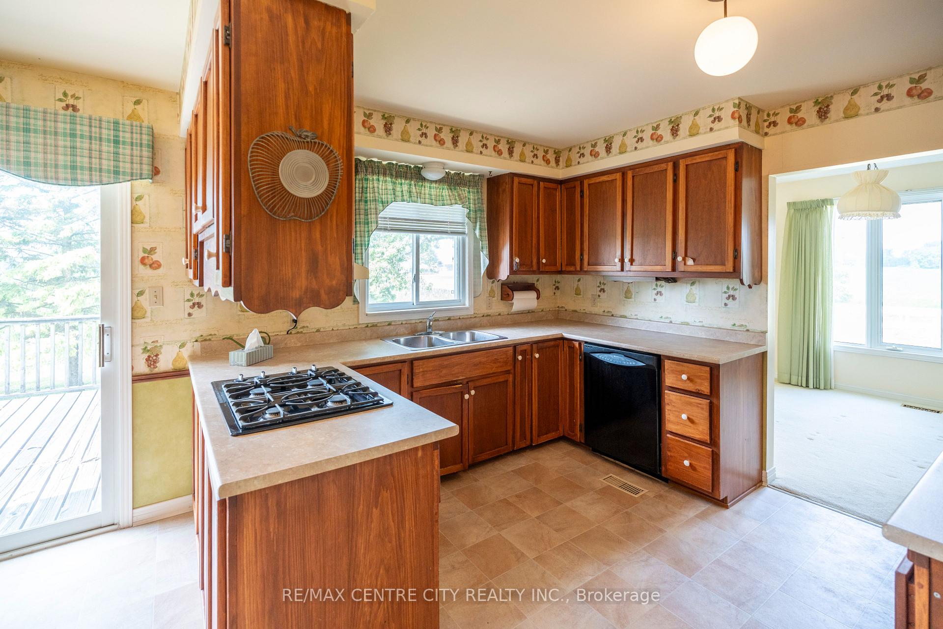 Photo 16 of 4943 Falconbridge Drive, Southwest Middlesex, Rural Southwest Middlesex — HOMEH