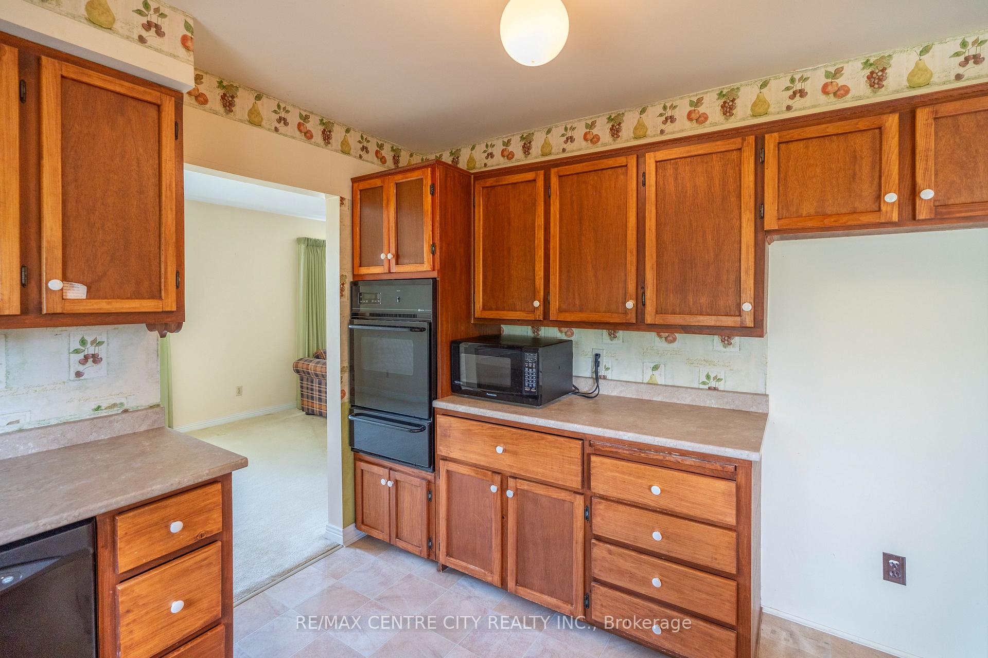 Photo 17 of 4943 Falconbridge Drive, Southwest Middlesex, Rural Southwest Middlesex — HOMEH