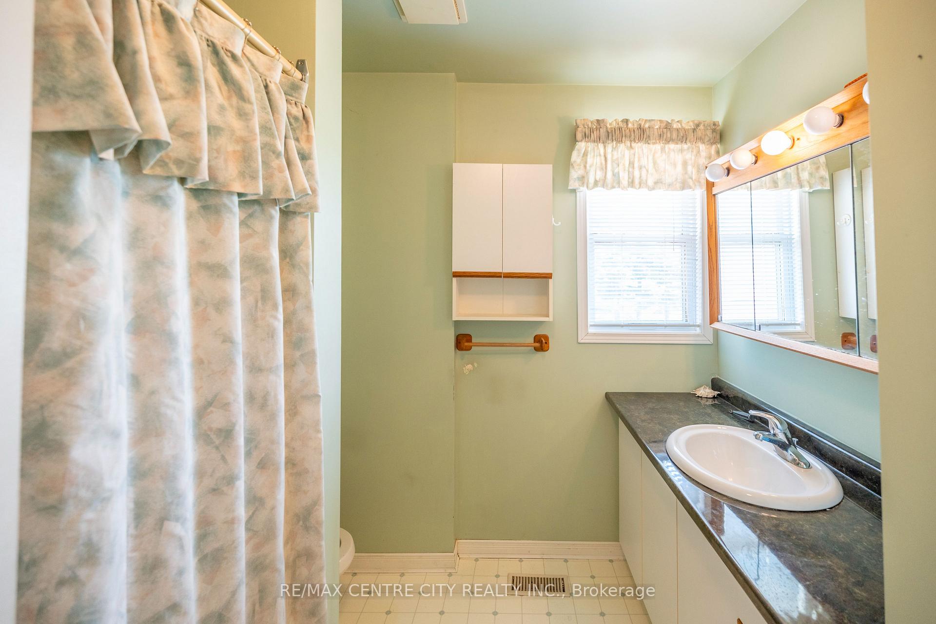 Photo 20 of 4943 Falconbridge Drive, Southwest Middlesex, Rural Southwest Middlesex — HOMEH