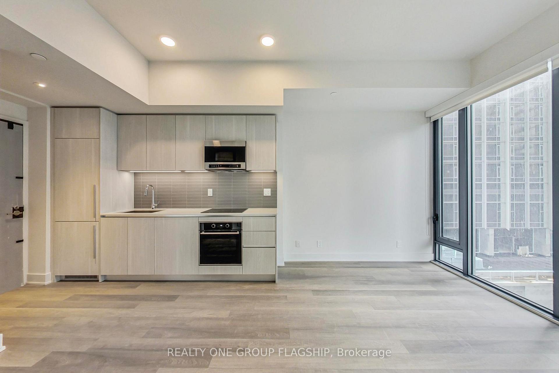 Photo 7 of Unit 701, 8 Cumberland Street, Toronto, The Annex — HOMEH