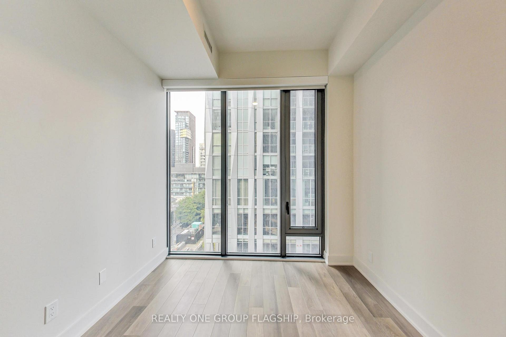 Photo 12 of Unit 701, 8 Cumberland Street, Toronto, The Annex — HOMEH
