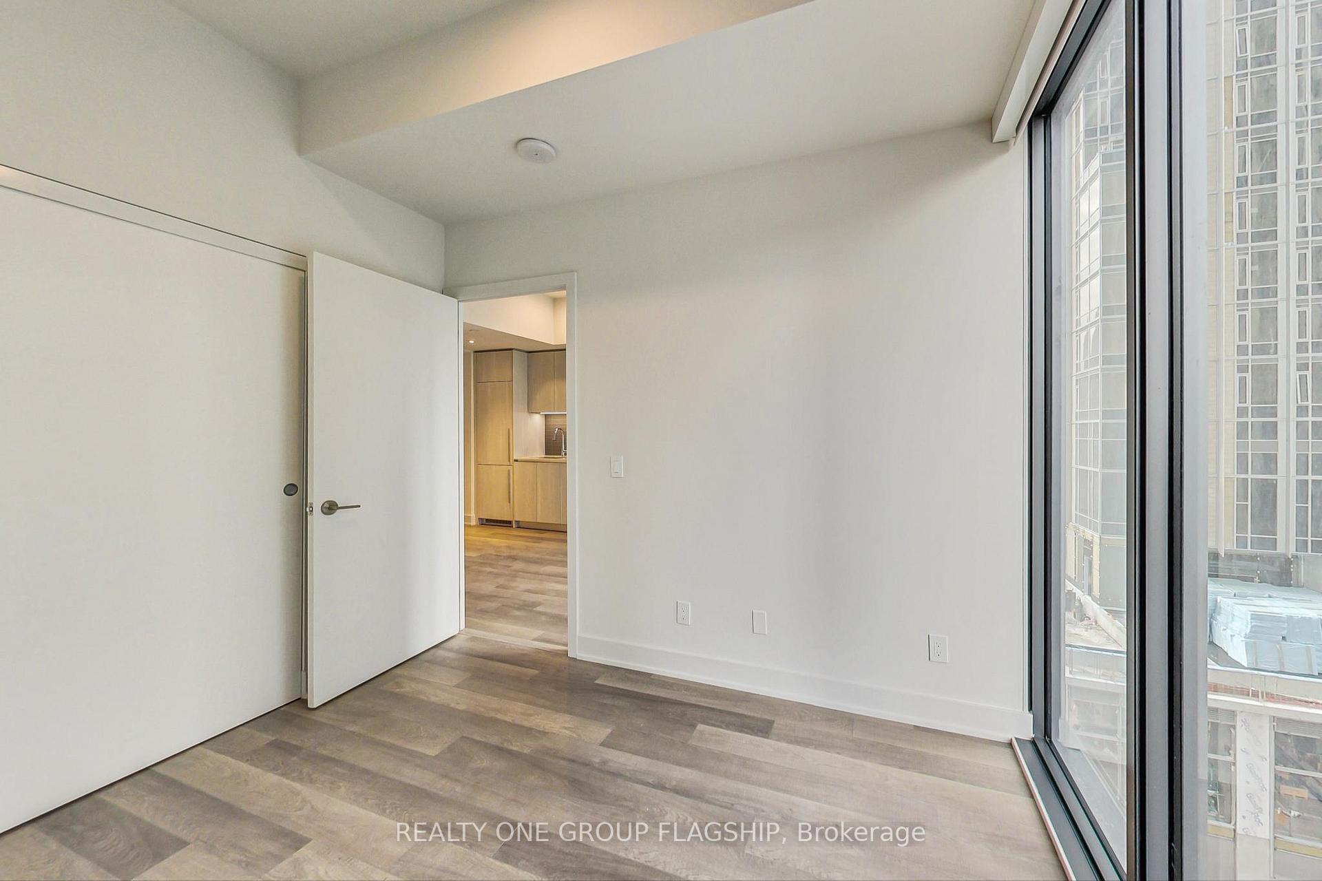 Photo 13 of Unit 701, 8 Cumberland Street, Toronto, The Annex — HOMEH