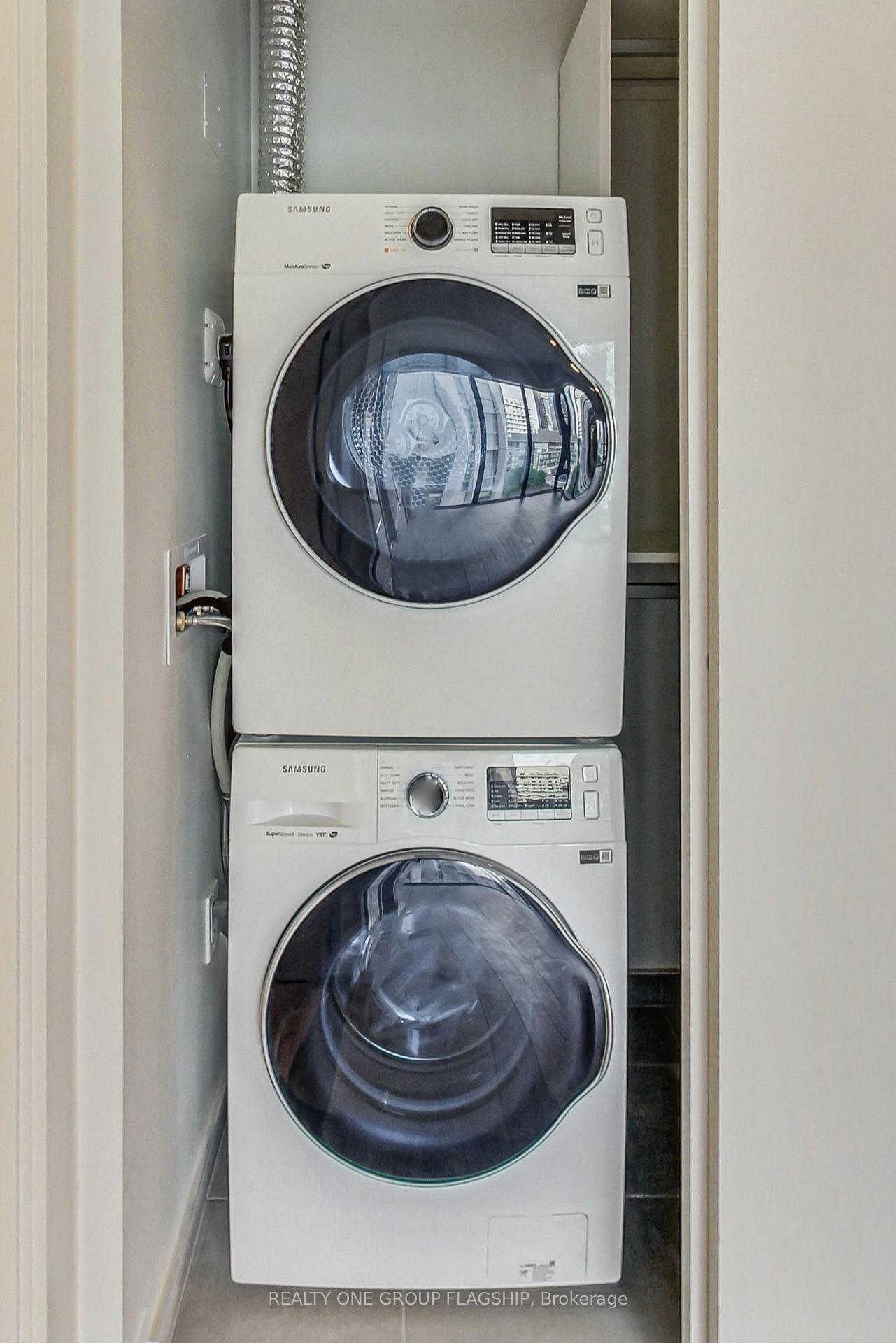 Photo 15 of Unit 701, 8 Cumberland Street, Toronto, The Annex — HOMEH