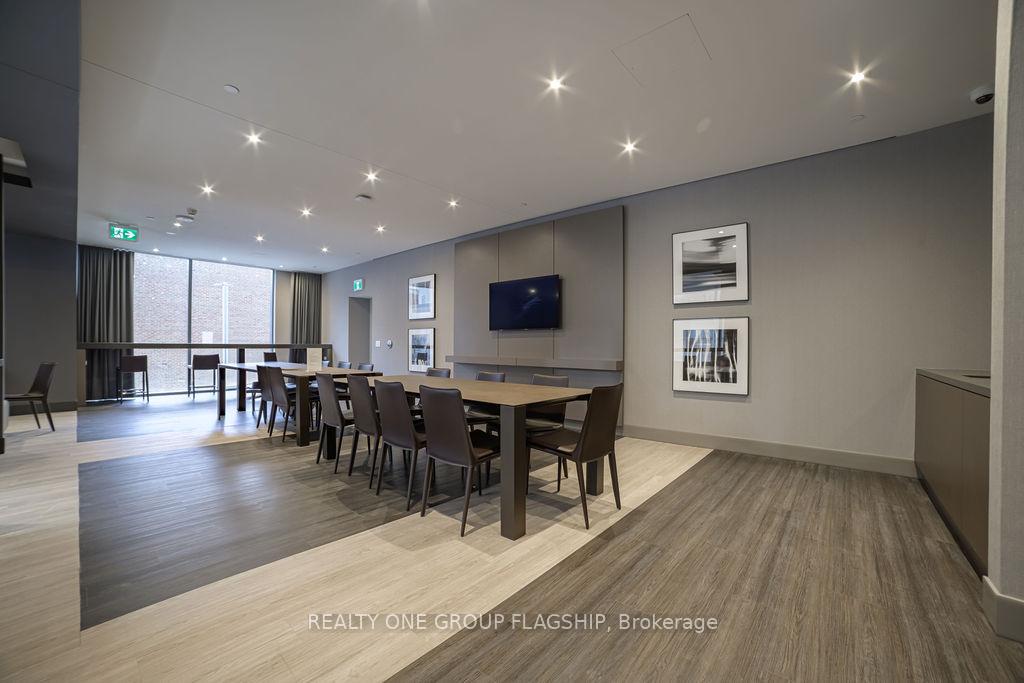 Photo 17 of Unit 701, 8 Cumberland Street, Toronto, The Annex — HOMEH