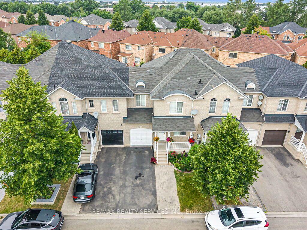Photo 1 of 7 Olivett Lane, Brampton, Fletcher's Meadow — HOMEH
