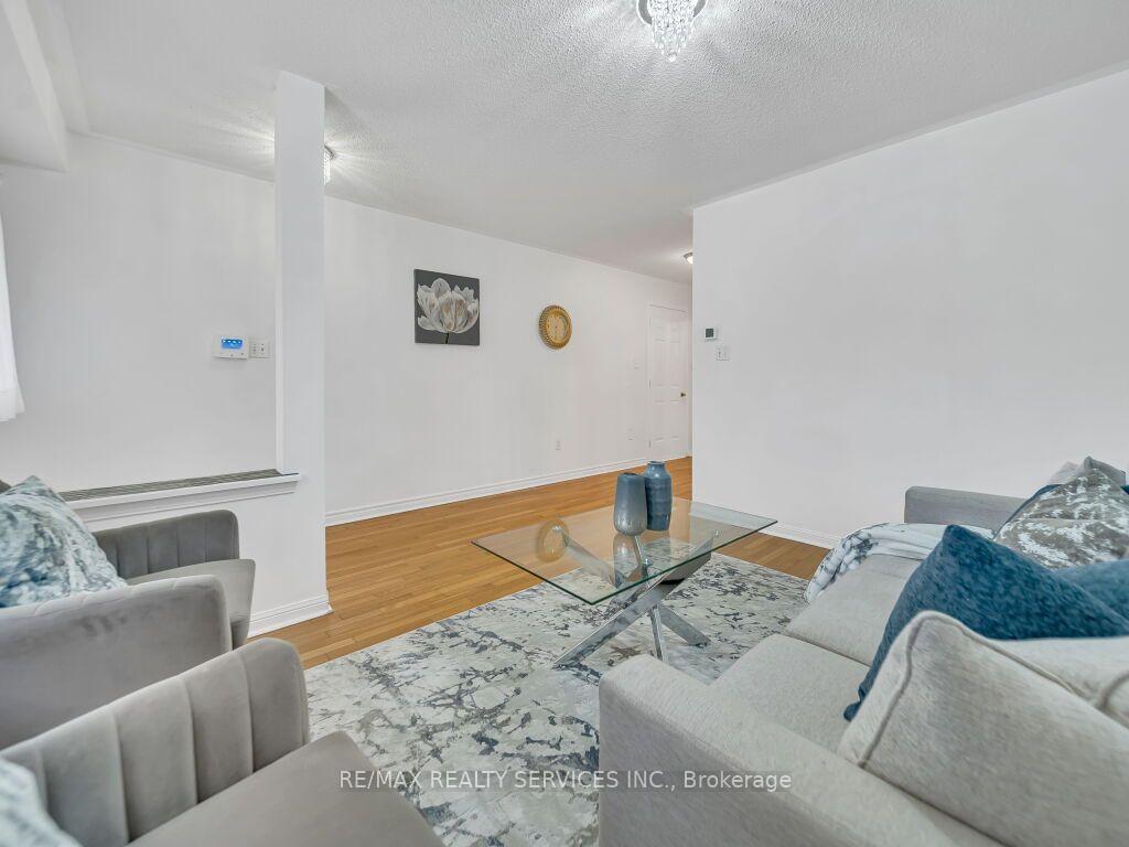 Photo 10 of 7 Olivett Lane, Brampton, Fletcher's Meadow — HOMEH