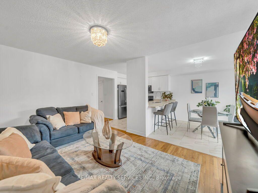 Photo 11 of 7 Olivett Lane, Brampton, Fletcher's Meadow — HOMEH