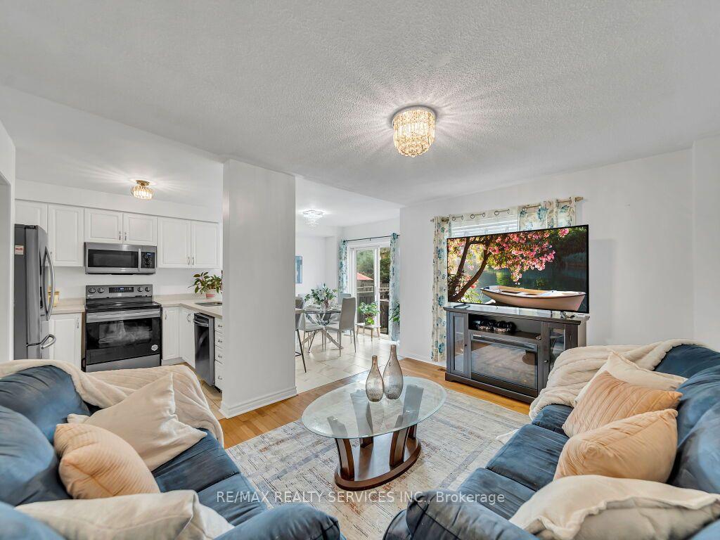 Photo 12 of 7 Olivett Lane, Brampton, Fletcher's Meadow — HOMEH