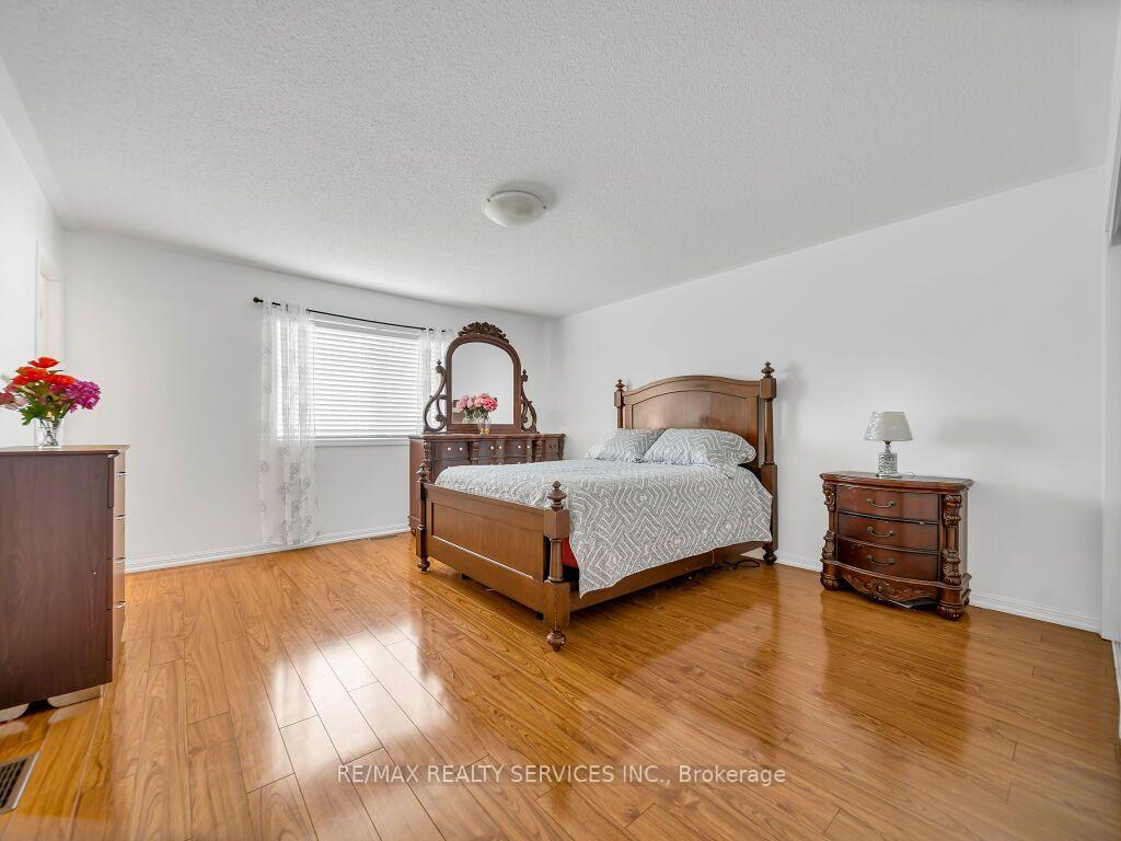 Photo 25 of 7 Olivett Lane, Brampton, Fletcher's Meadow — HOMEH