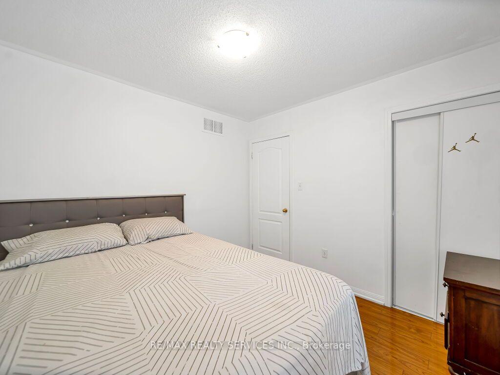 Photo 32 of 7 Olivett Lane, Brampton, Fletcher's Meadow — HOMEH