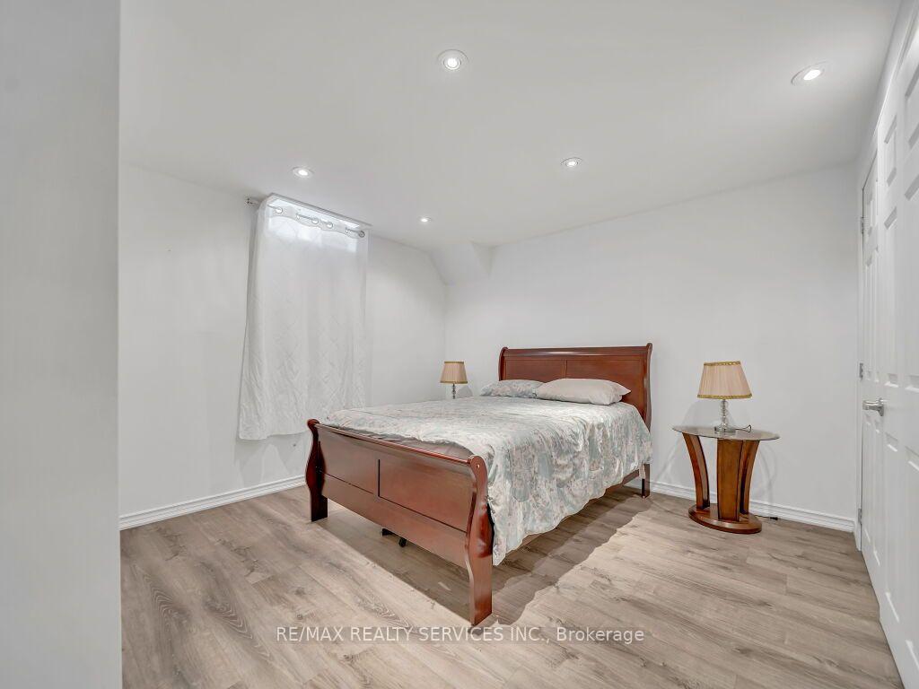 Photo 35 of 7 Olivett Lane, Brampton, Fletcher's Meadow — HOMEH