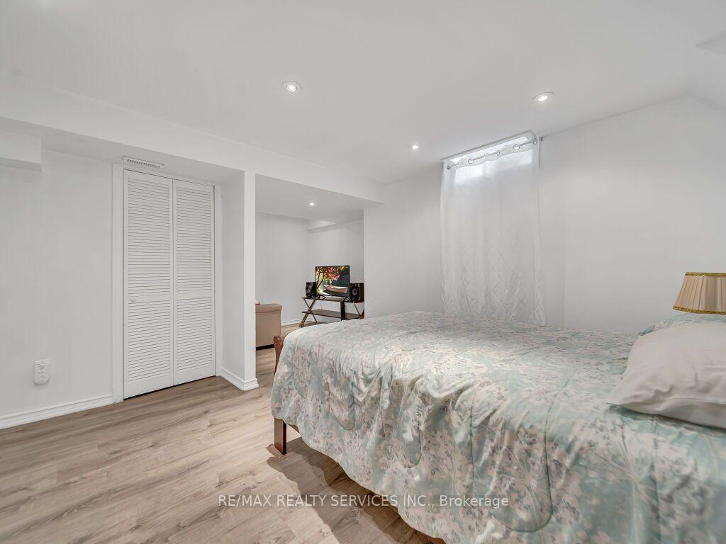 Photo 36 of 7 Olivett Lane, Brampton, Fletcher's Meadow — HOMEH