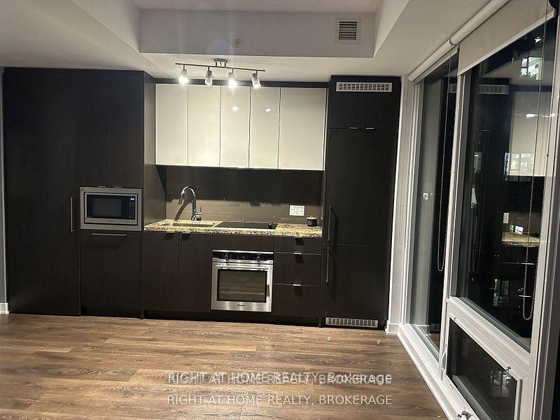 Photo 5 of Unit 4211, 115 Blue Jays Way Centre, Toronto, Waterfront Communities — HOMEH