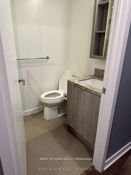 Photo 9 of Unit 4211, 115 Blue Jays Way Centre, Toronto, Waterfront Communities — HOMEH