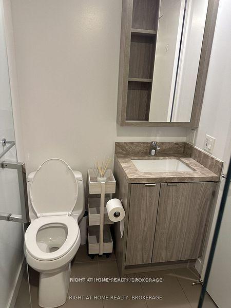 Photo 11 of Unit 4211, 115 Blue Jays Way Centre, Toronto, Waterfront Communities — HOMEH