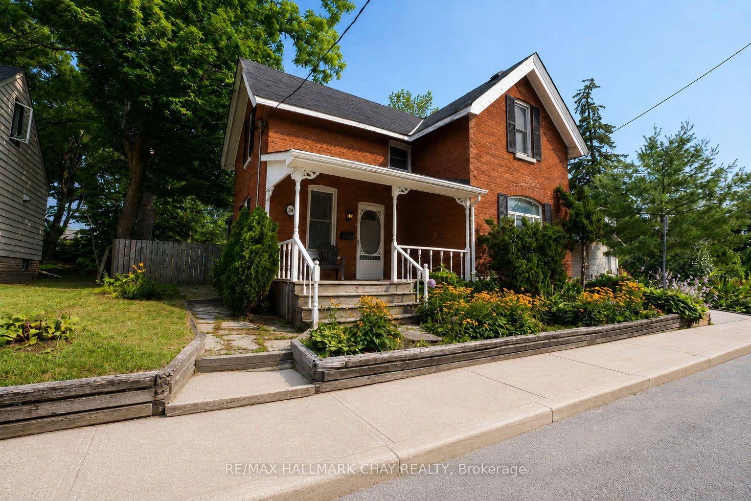Photo 2 of 34 North Street N, Barrie, Wellington — HOMEH