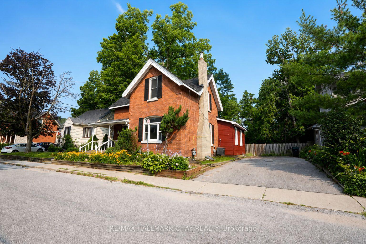 Photo 6 of 34 North Street N, Barrie, Wellington — HOMEH