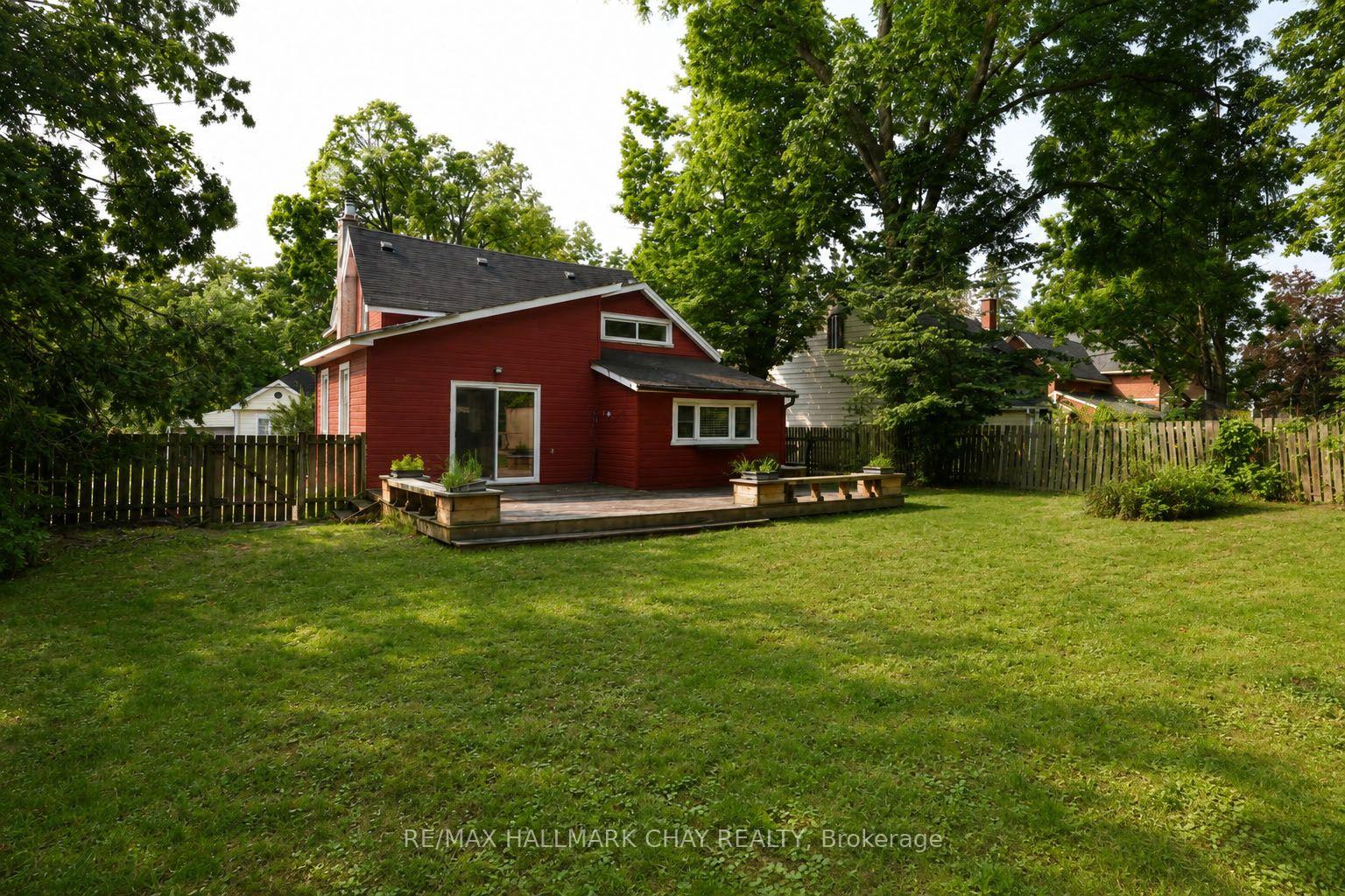 Photo 35 of 34 North Street N, Barrie, Wellington — HOMEH