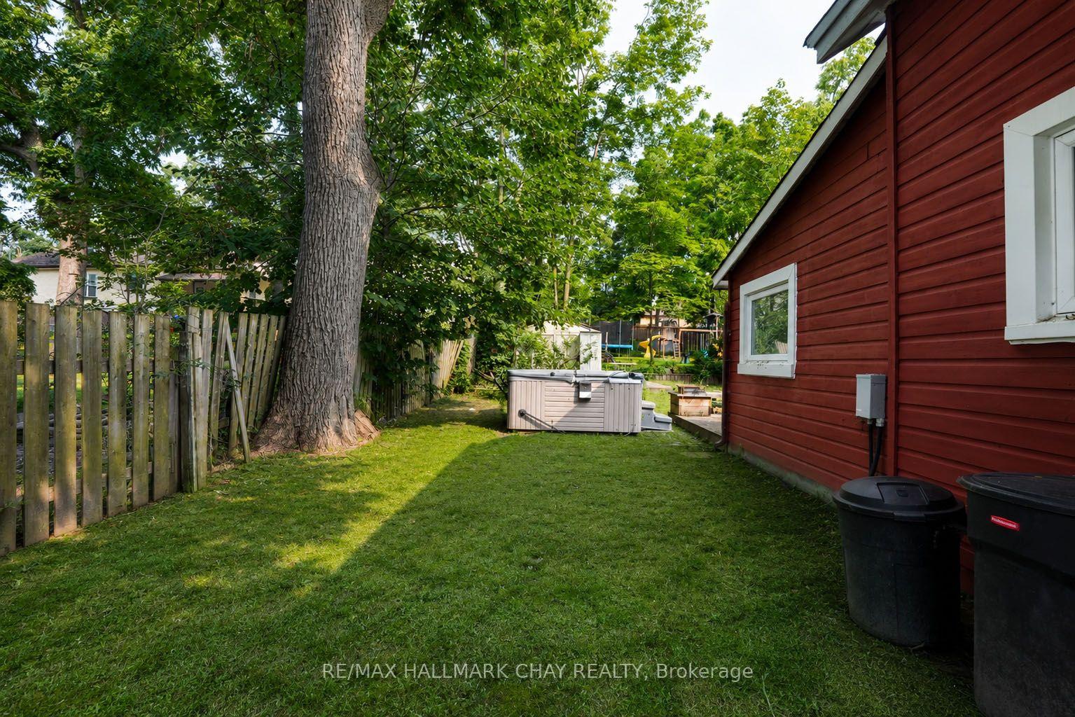 Photo 39 of 34 North Street N, Barrie, Wellington — HOMEH