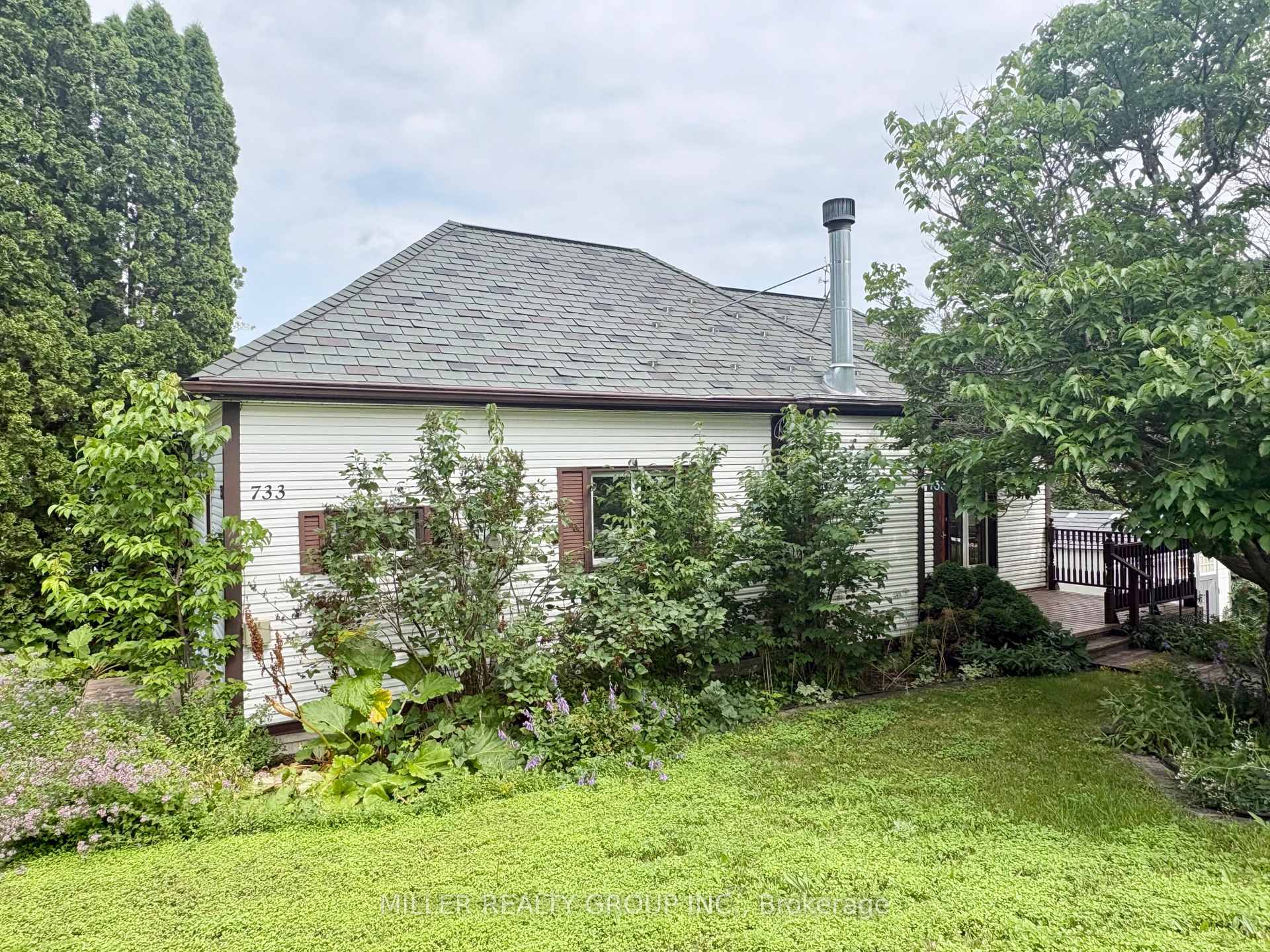 Front of 733 Latchford Street
