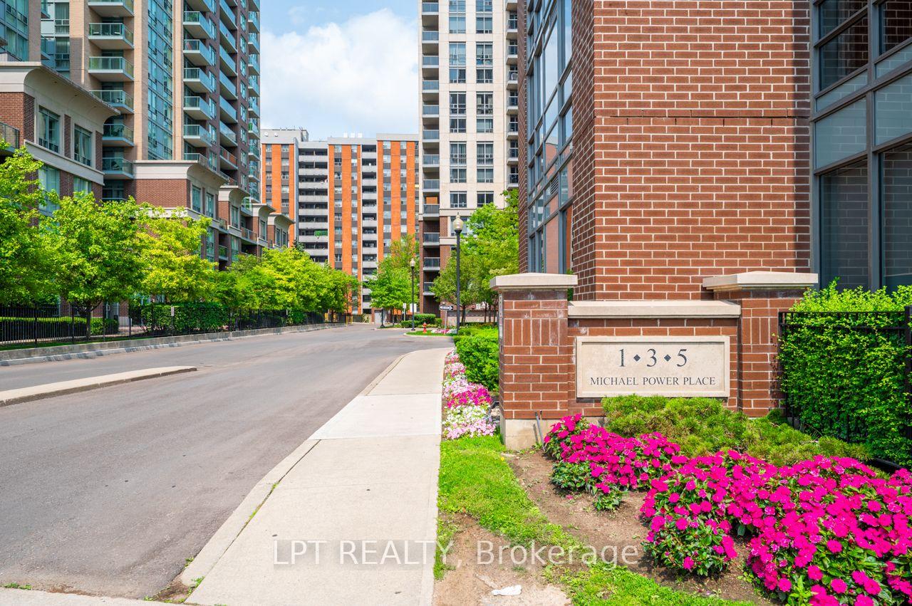 Photo 2 of 1 Michael Power Place, Etobicoke, Islington-City Centre West — HOMEH