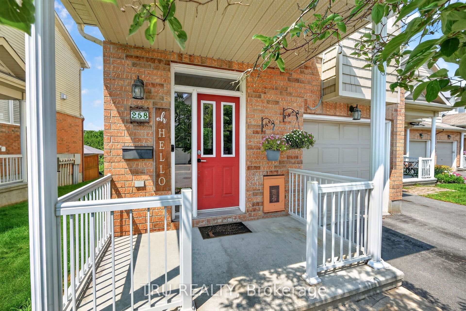 Photo 3 of 258 Parkrose Private, Ottawa, Chatelaine Village — HOMEH