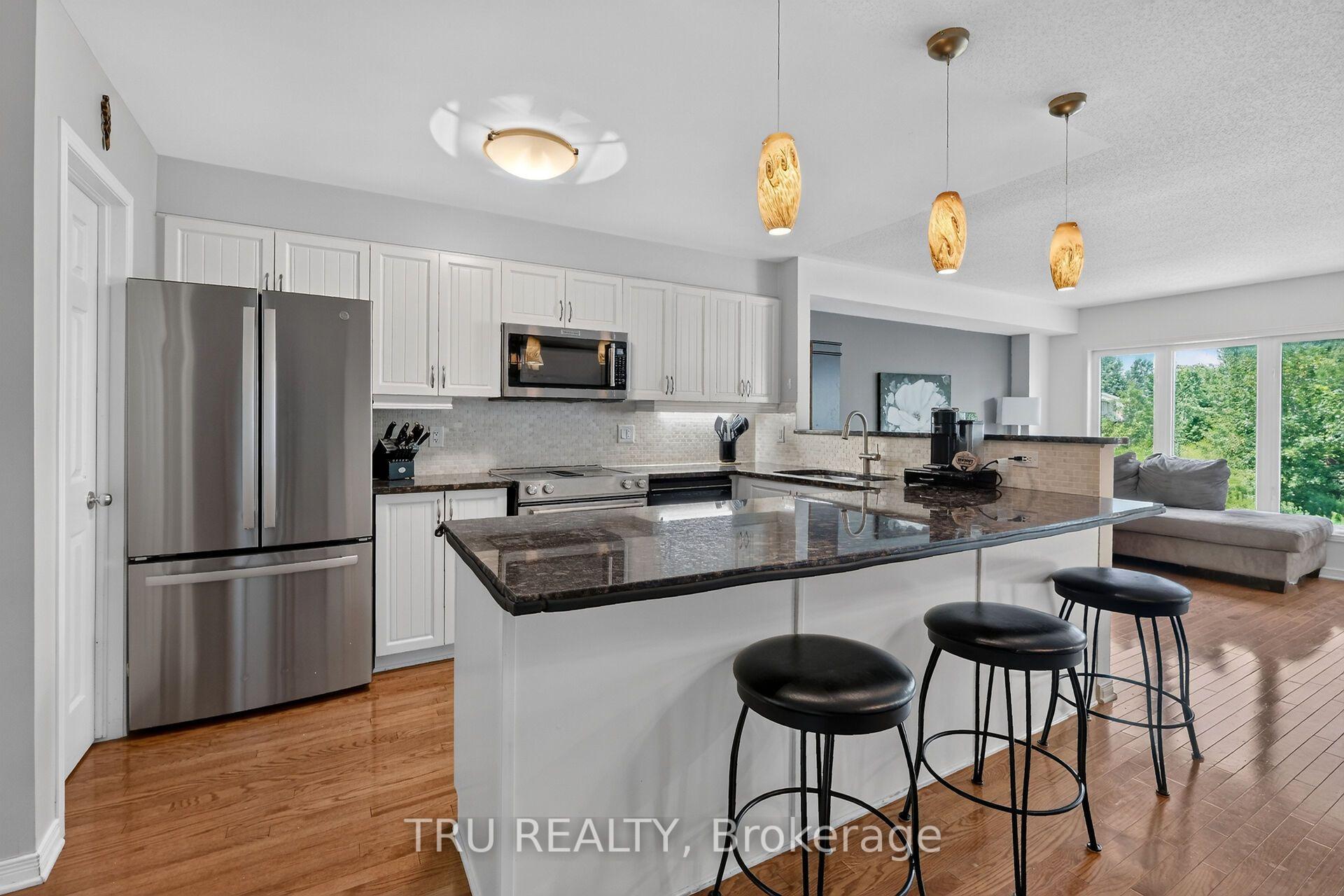 Photo 10 of 258 Parkrose Private, Ottawa, Chatelaine Village — HOMEH