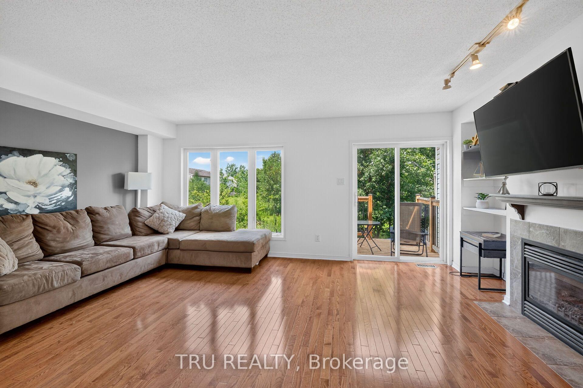 Photo 12 of 258 Parkrose Private, Ottawa, Chatelaine Village — HOMEH