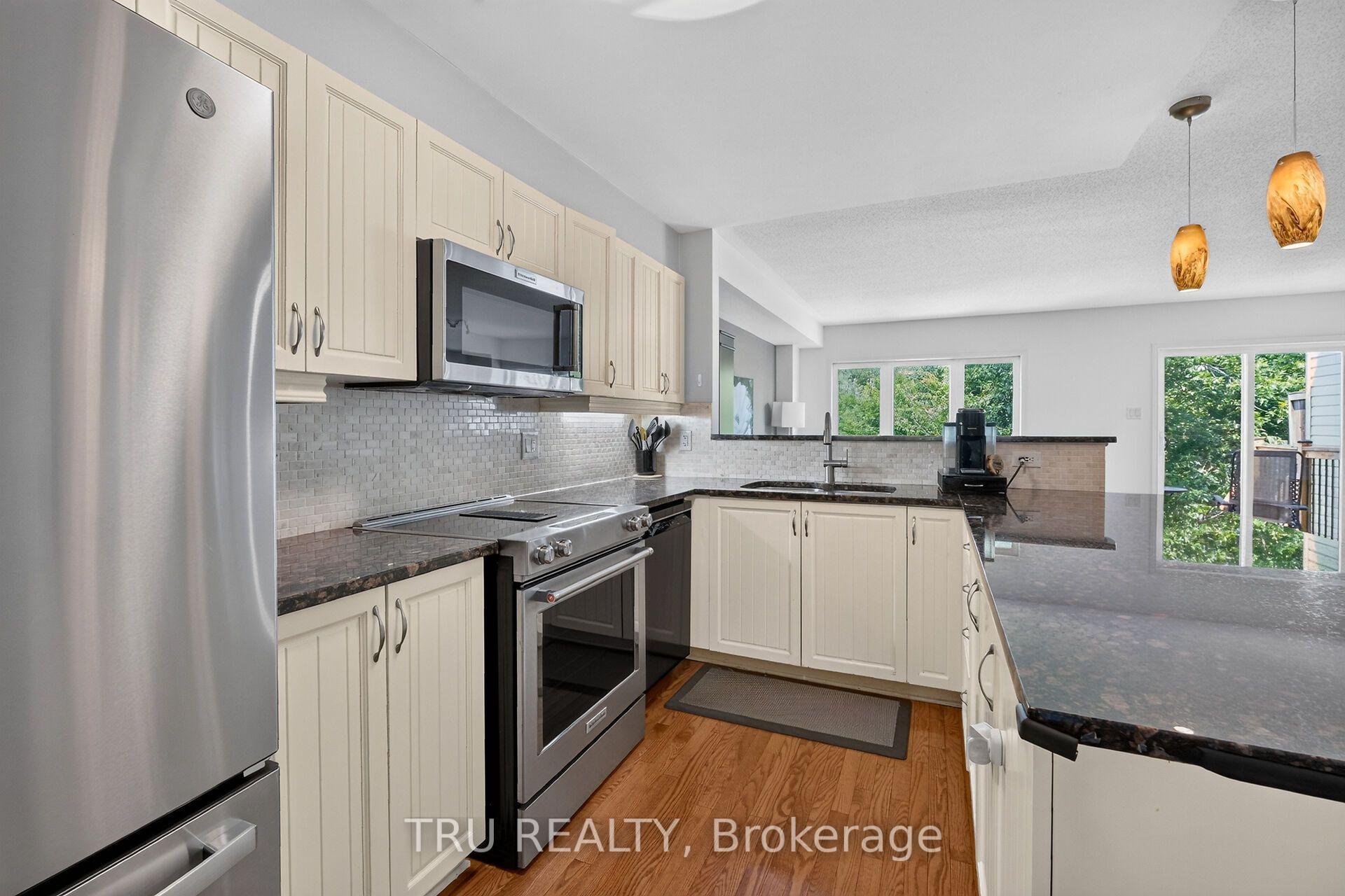 Photo 15 of 258 Parkrose Private, Ottawa, Chatelaine Village — HOMEH