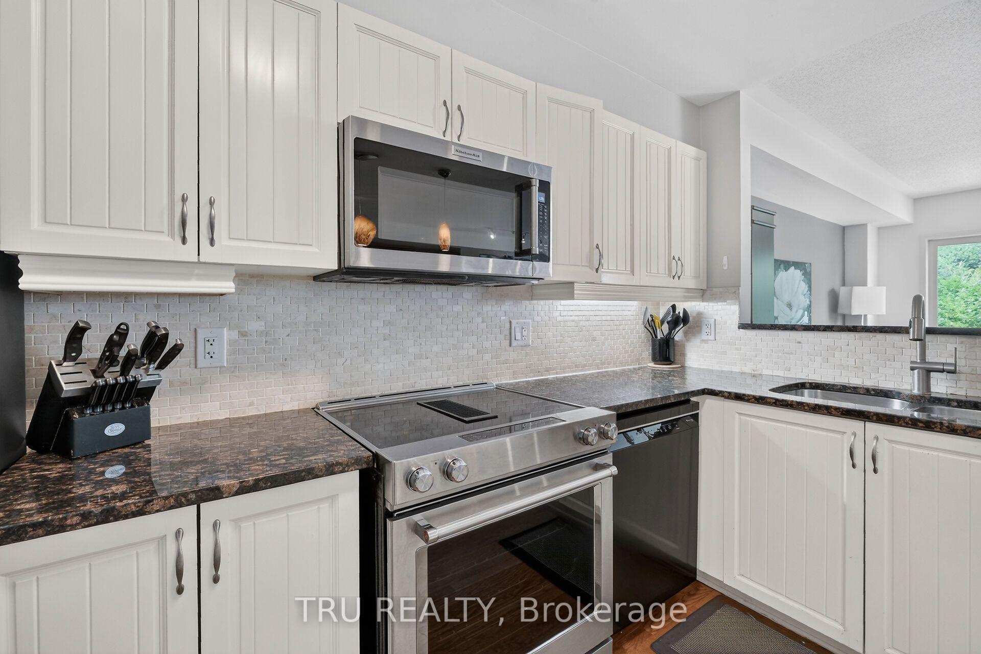 Photo 16 of 258 Parkrose Private, Ottawa, Chatelaine Village — HOMEH