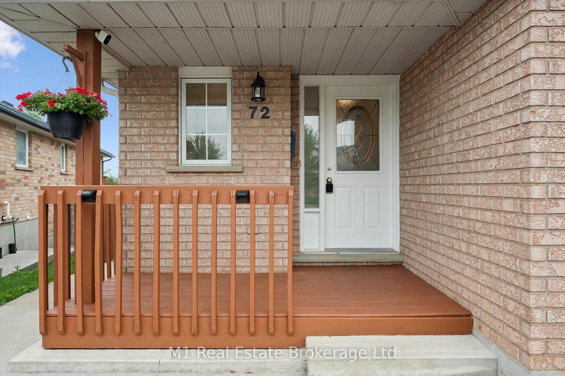 Photo 3 of 72 Orchid Crescent, Kitchener, Larentian West — HOMEH