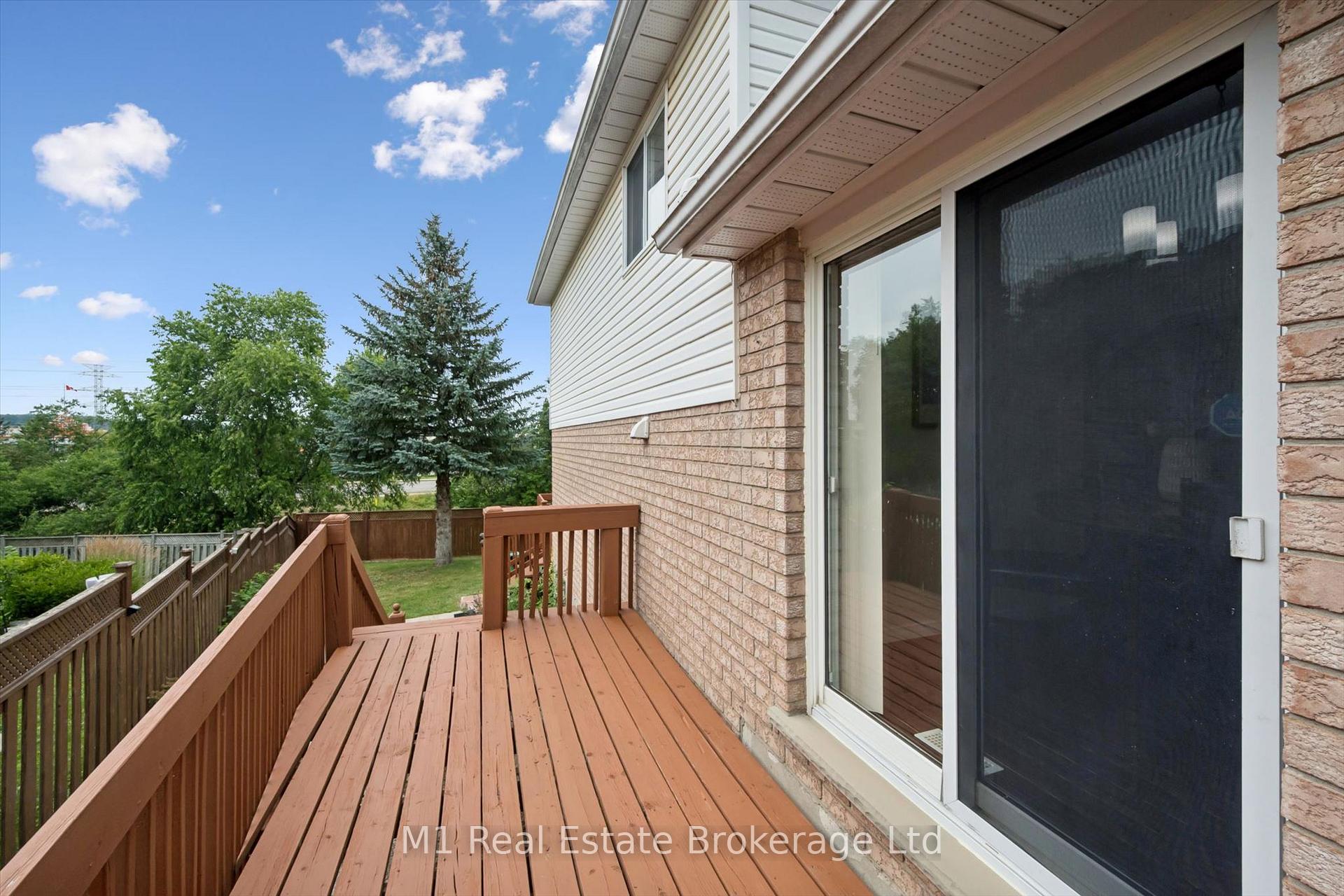 Photo 34 of 72 Orchid Crescent, Kitchener, Larentian West — HOMEH