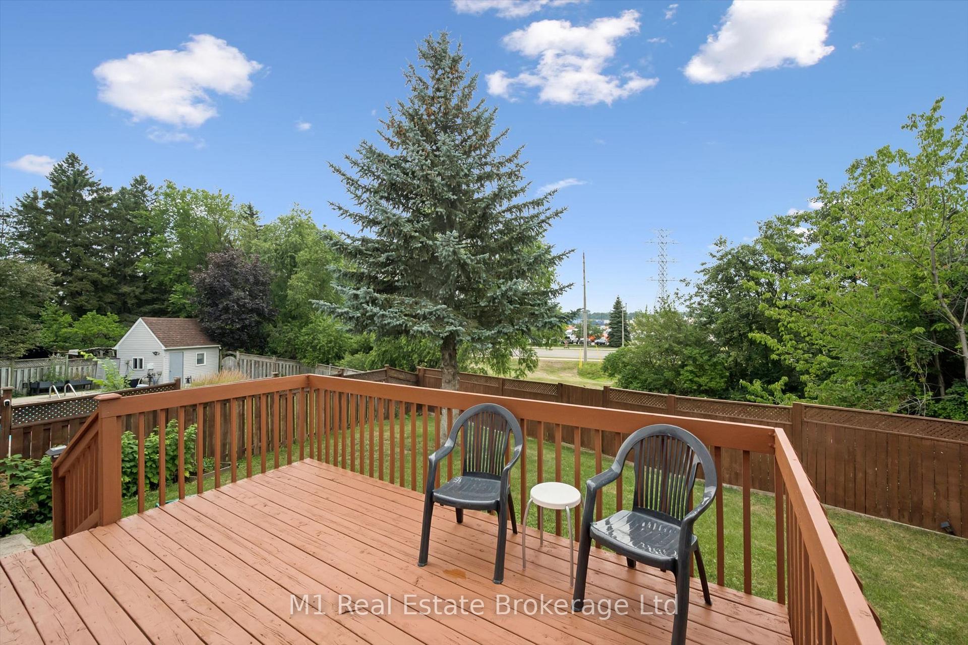Photo 35 of 72 Orchid Crescent, Kitchener, Larentian West — HOMEH