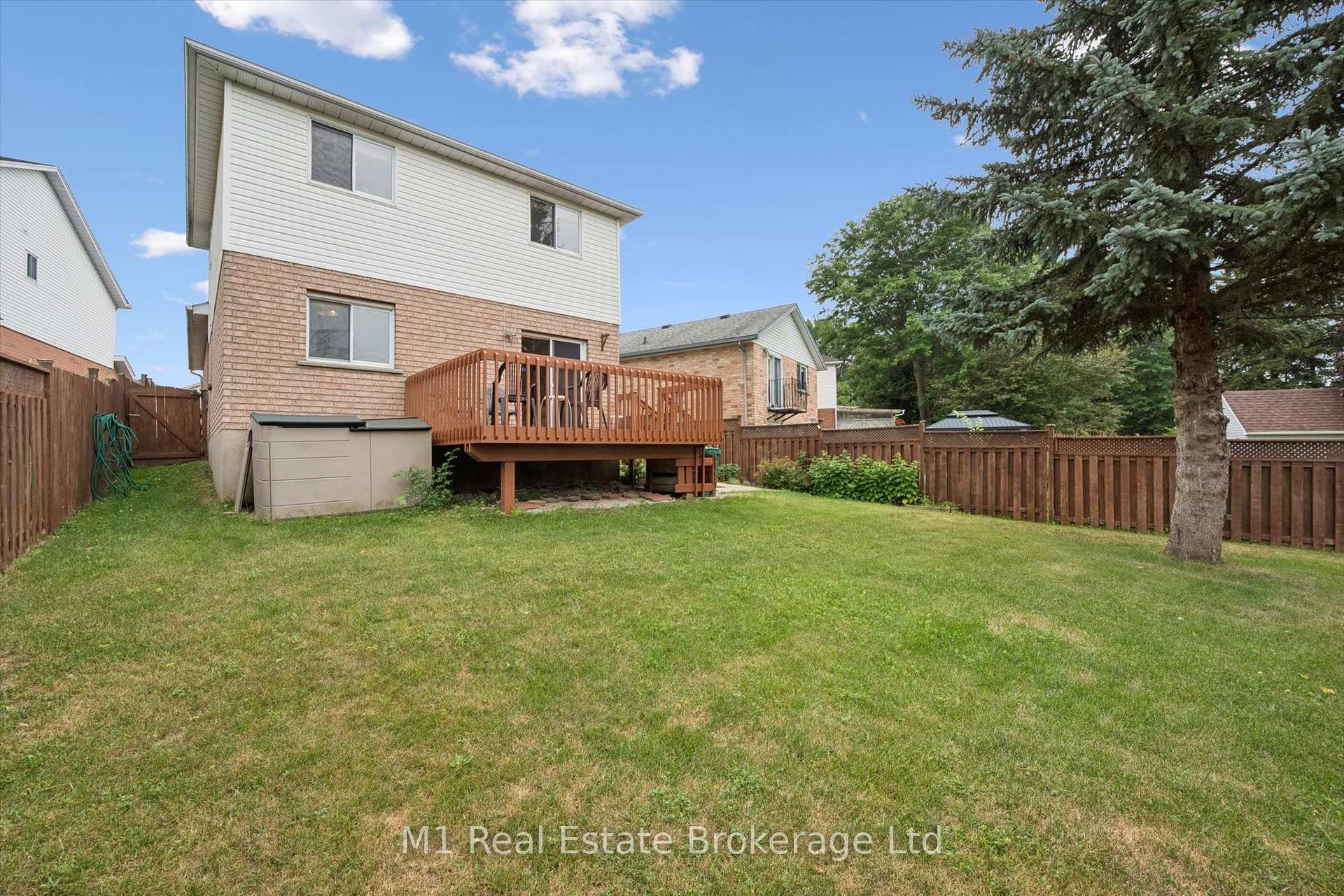 Photo 36 of 72 Orchid Crescent, Kitchener, Larentian West — HOMEH