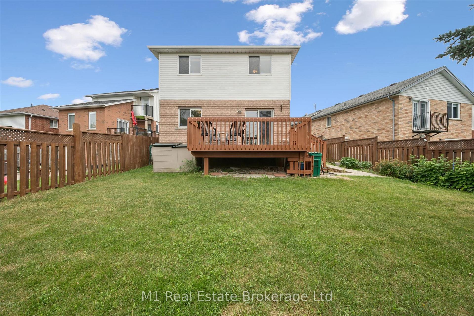 Photo 37 of 72 Orchid Crescent, Kitchener, Larentian West — HOMEH