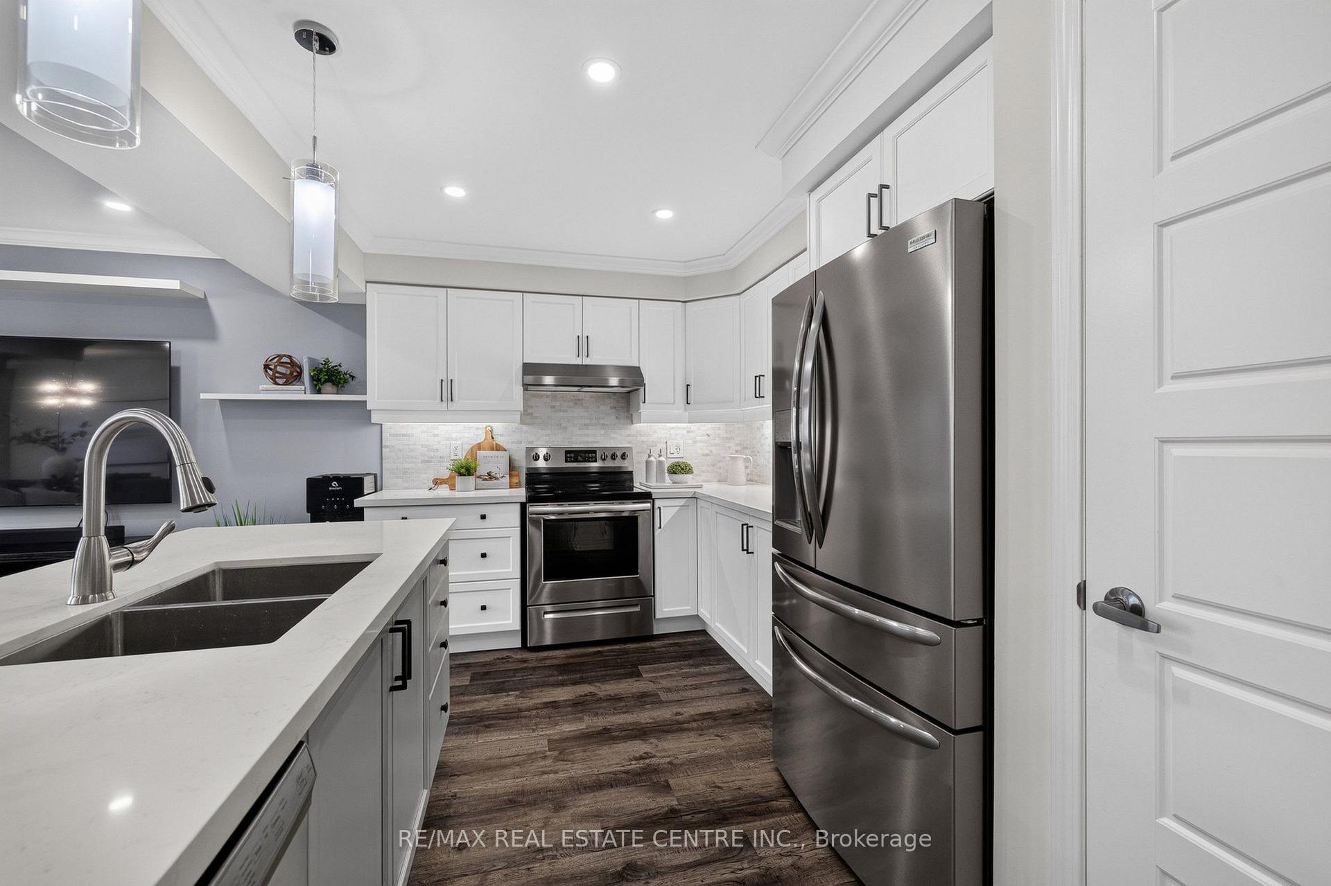 Photo 17 of 981 Alder Gate, Milton, Cobban — HOMEH