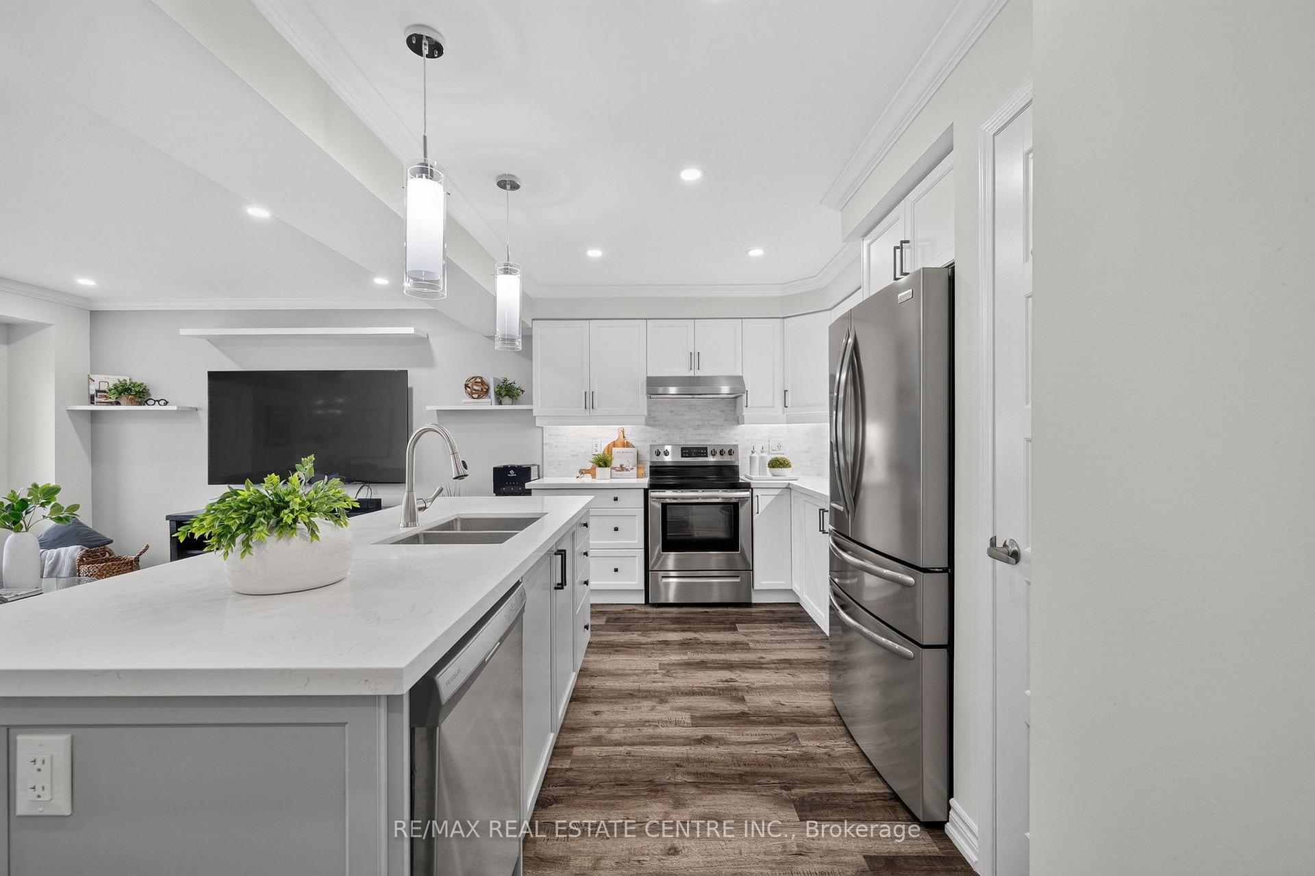 Photo 18 of 981 Alder Gate, Milton, Cobban — HOMEH