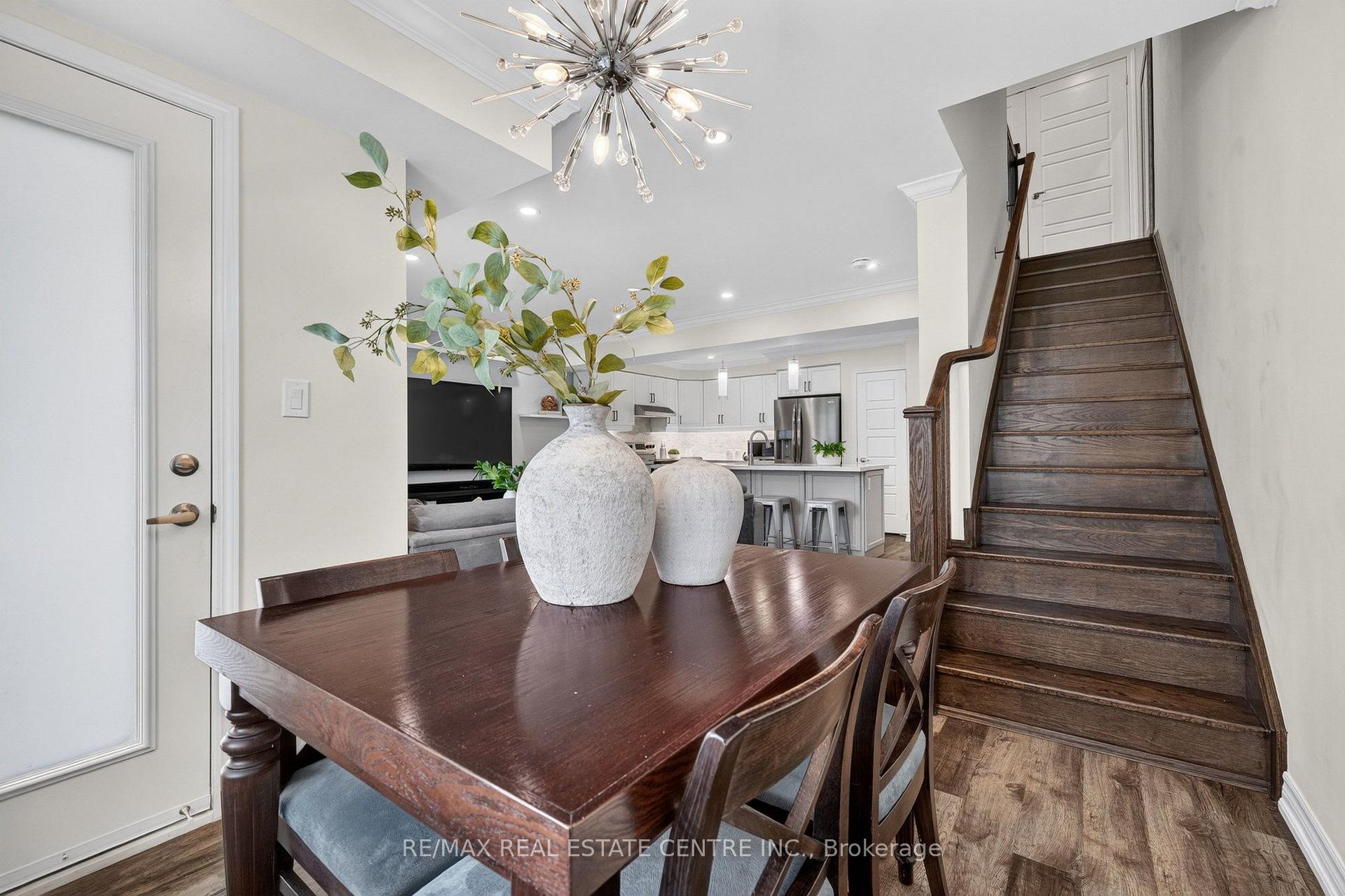 Photo 20 of 981 Alder Gate, Milton, Cobban — HOMEH