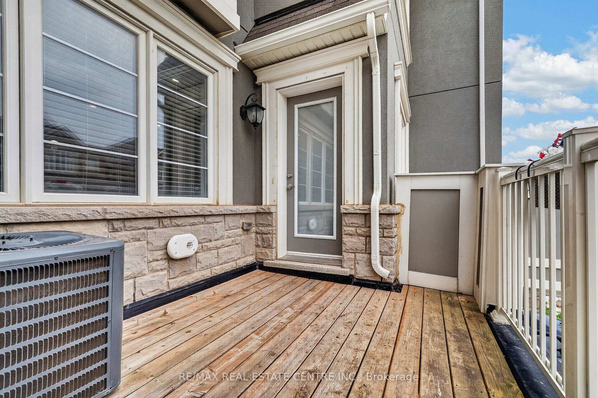 Photo 25 of 981 Alder Gate, Milton, Cobban — HOMEH