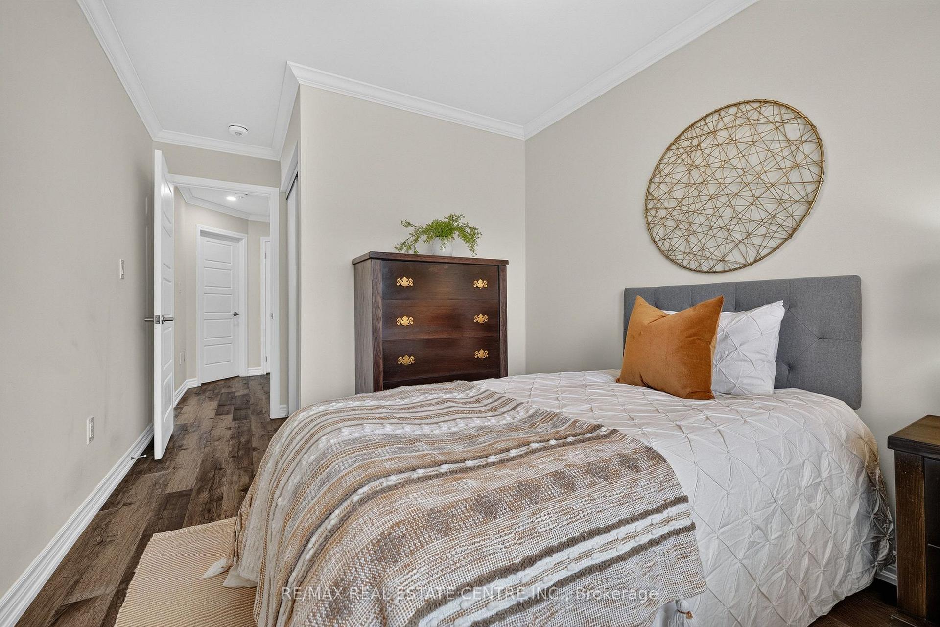 Photo 34 of 981 Alder Gate, Milton, Cobban — HOMEH