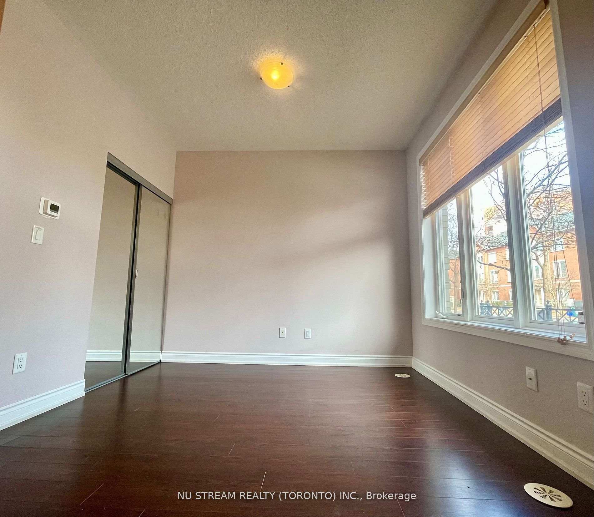 Photo 3 of 241 South Park Road, Markham, Commerce Valley — HOMEH
